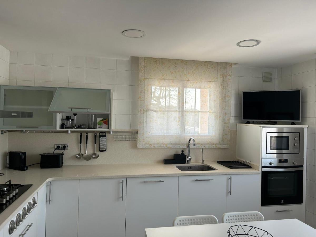 Piscina De Sal Barbacoa Wifi, Parking Gratis, 3 Min Pga Casa El Roble Βίλα Χιρόνα Εξωτερικό φωτογραφία
