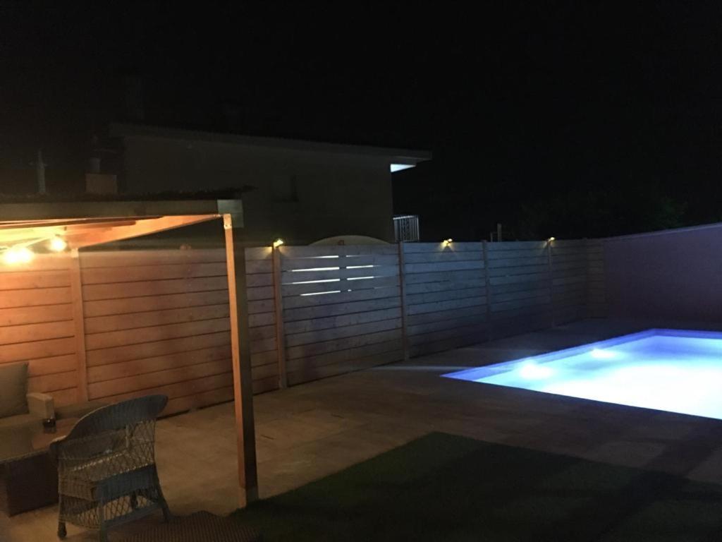 Piscina De Sal Barbacoa Wifi, Parking Gratis, 3 Min Pga Casa El Roble Βίλα Χιρόνα Εξωτερικό φωτογραφία